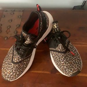 New Balance like new cheetah print smoke free clean home